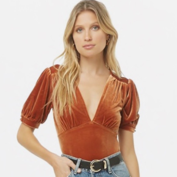 Forever 21 Tops - EUC FOREVER 21 Womens V-Neck Short-Sleeved V-Neck Bodysuit - Size Small